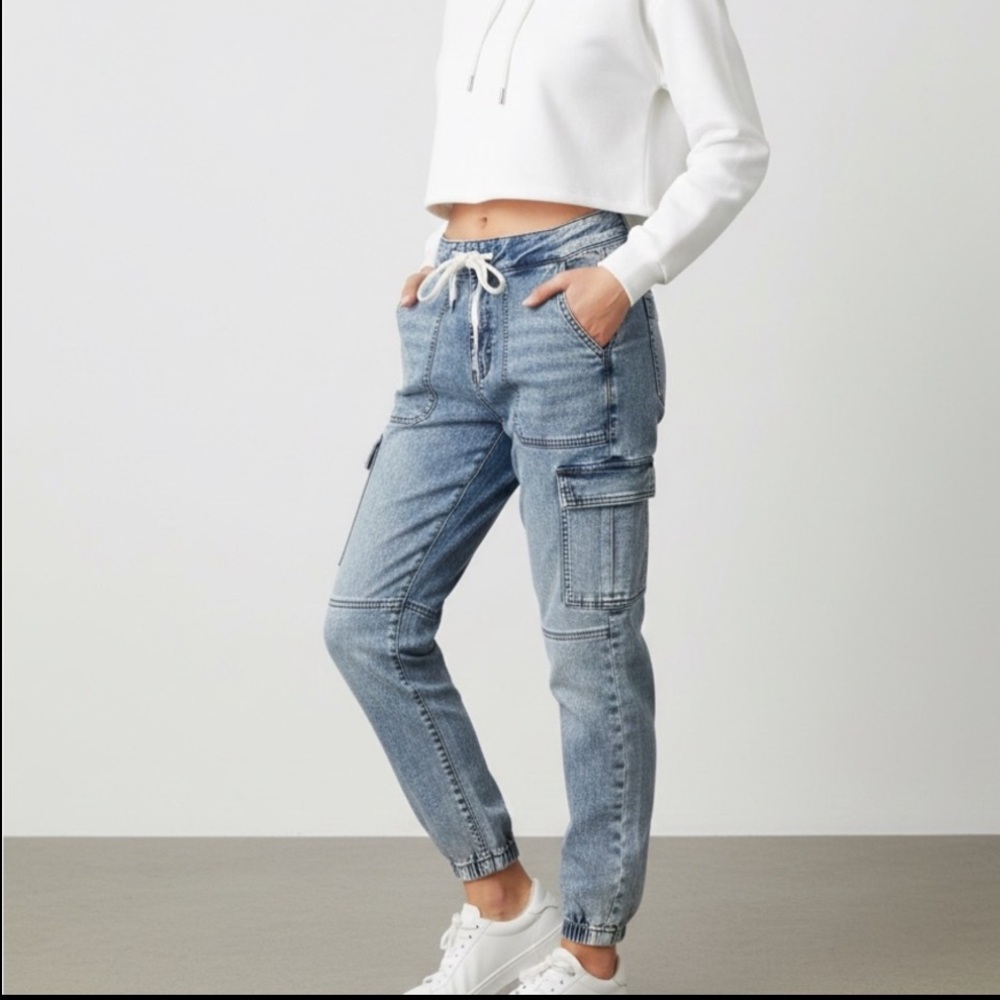 American Eagle Super High Waisted Cargo Denim Joggers Acid Wash